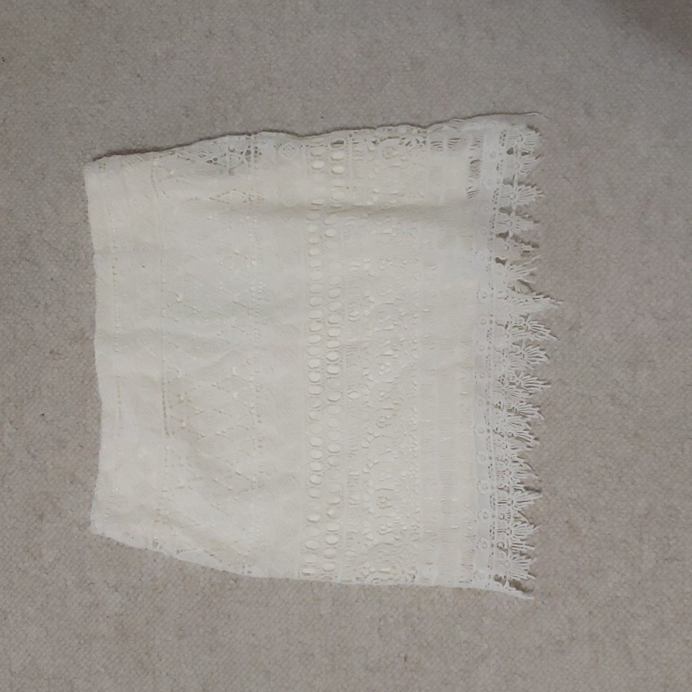 Gianni Bini Lace Mini Skirt NWOT